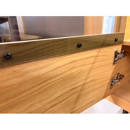 3005 - A Hobang oak 2 door illuminated display cabinet with glass top