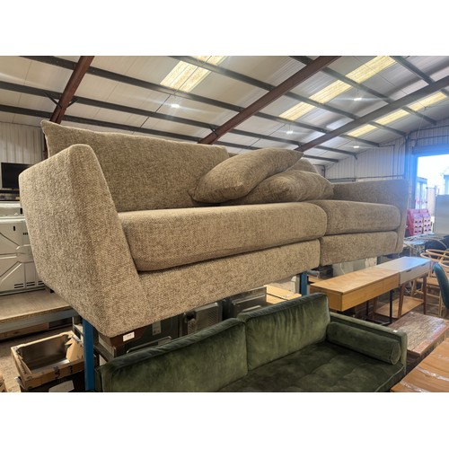 Lot 3013      