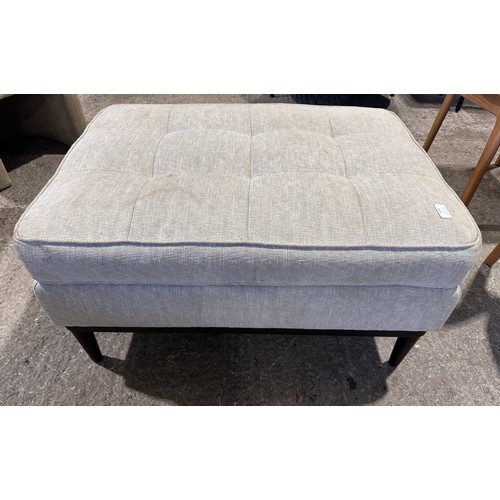 Lot 3032      