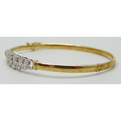 7001 - An 18ct white and yellow gold bracelet with chain design set with white stones, 10.3g, 5.4 x 6cm