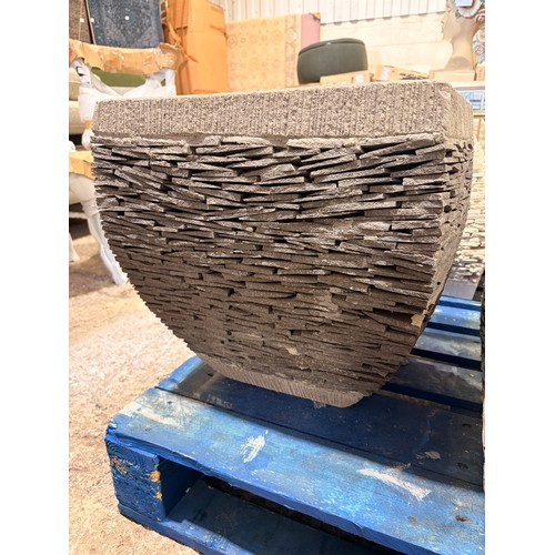 3098 - A large slate planter