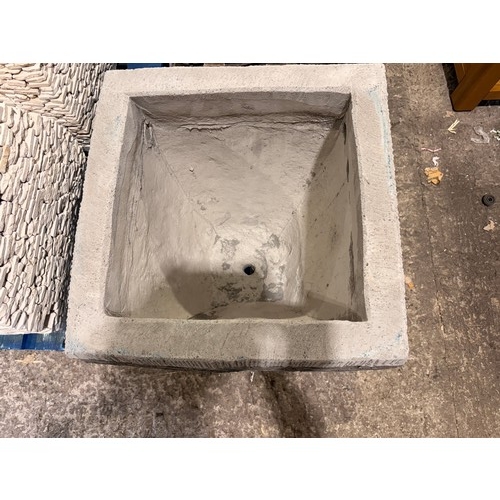 3098 - A large slate planter