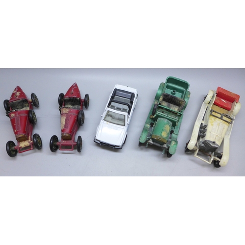 2016 - Five die-cast model vehicles including Lesney