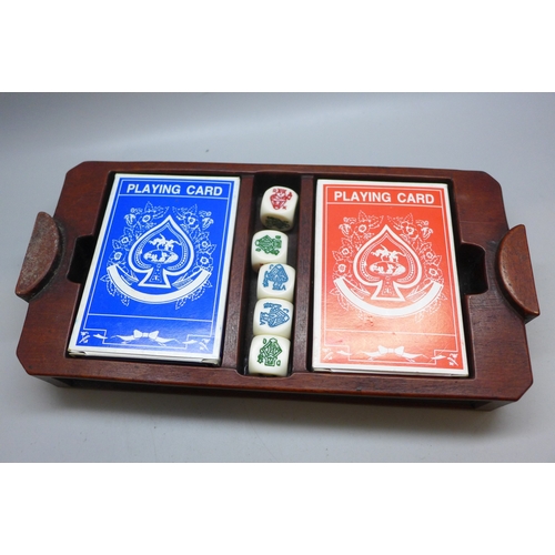 2036 - A resin cribbage game box