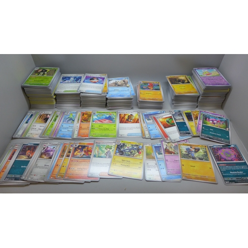 2199 - Pokémon cards; a large collection of mixed Holos and Unholos