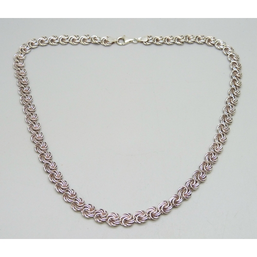 7068 - A fancy link silver necklace chain, 15g, 46cm