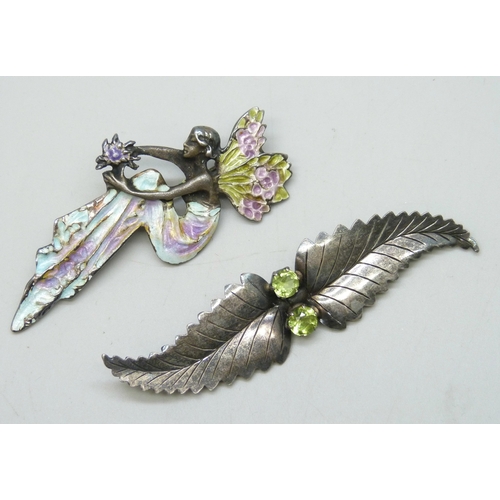 7121 - A silver and enamel Art Nouveau style brooch/pendant, 6cm, and a silver leaf design brooch