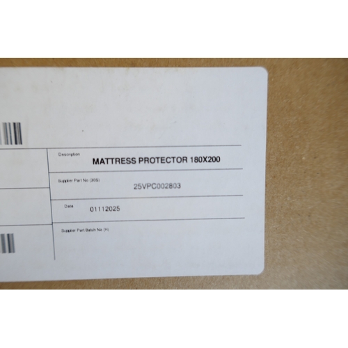 6010 - An Emma super king mattress protector
