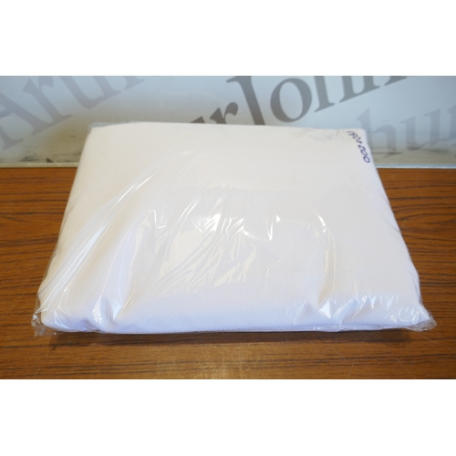 6011 - An Emma super king mattress protector