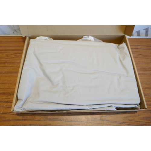 6015 - An Emma king size fitted sheet and mattress protector