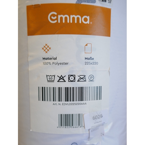 6026 - An Emma king size duvet