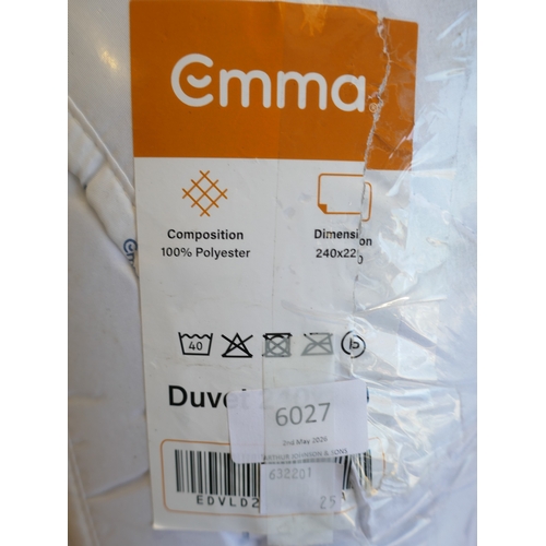 6027 - An Emma 240 x 220 duvet