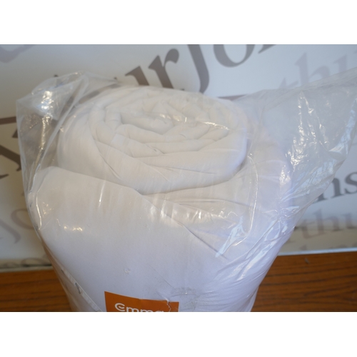 6027 - An Emma 240 x 220 duvet
