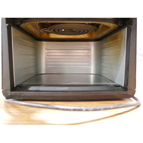 6043 - A Gourmia window air fryer  (384-29) *This lot is subject to VAT