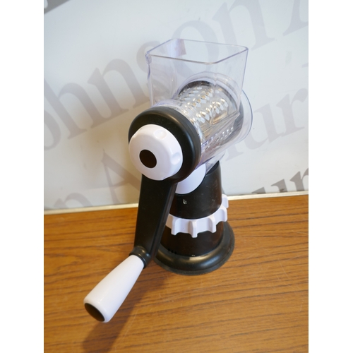 6044 - A Miu drum grater (384-46) *This lot is subject to VAT