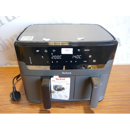 6055 - A Tefal dual drawer air-fryer (384-263) *This lot is subject to VAT