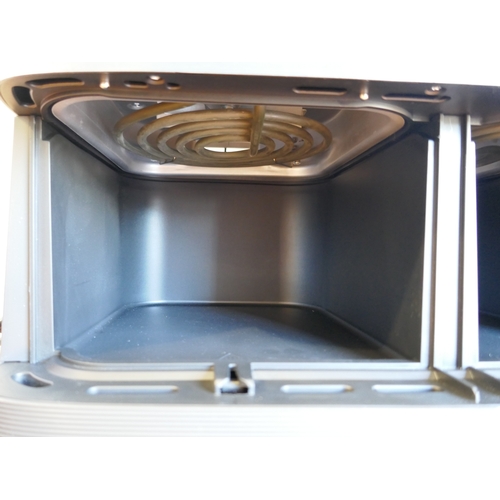 6055 - A Tefal dual drawer air-fryer (384-263) *This lot is subject to VAT