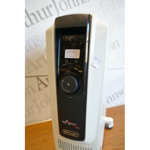 6059A - A Delonghi oil filled white radiator  (384-252) *This lot is subject to VAT