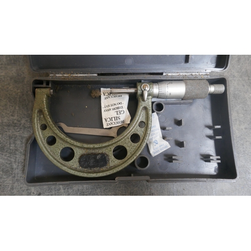 5004 - A quantity of assorted micrometers including a Moore & Wright 0-1
