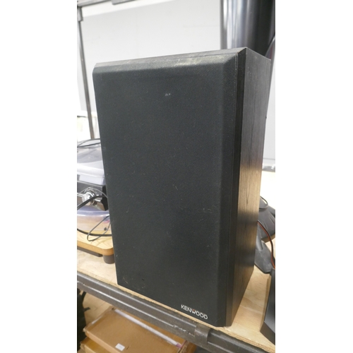 5009 - A quantity of electricals including singing machine karaoke machine with speakers, one Kenwood speak... 