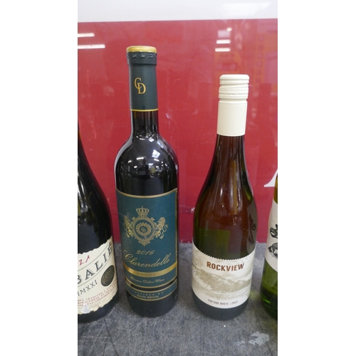5014 - 6 assorted bottles of wine (4 x white plus 2 x red), all 2021/2022 vintage