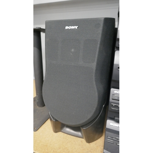 5017 - A quantity of Sony Hi-Fi including turntable, all-in-one system and a pair of Sony speakers