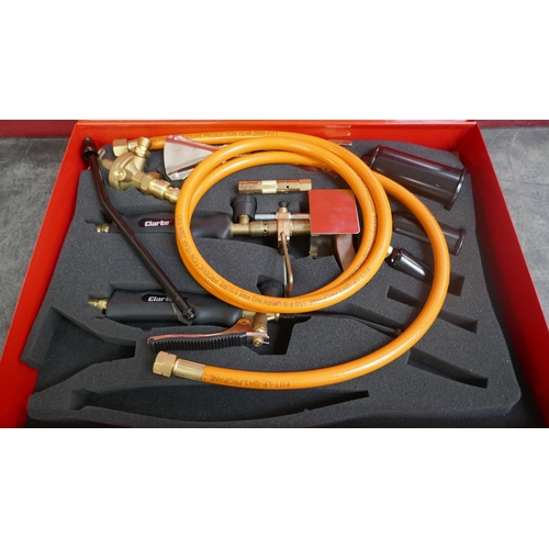 5042 - A Clarke PS560 Professional 13 piece gas torch kit  *This lot is subject to VAT