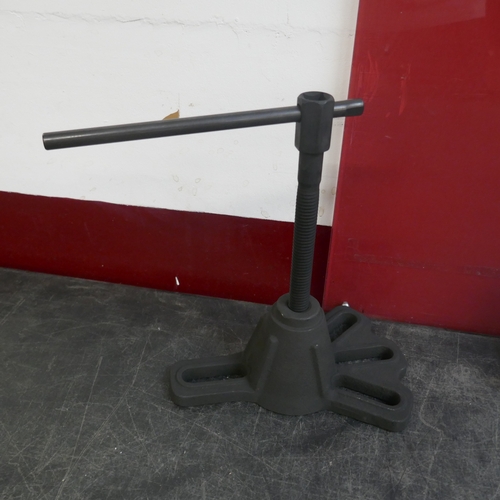 5043 - A quantity of assorted Clarke items including assorted wall plugs, a rechargeable plastic stapler we... 