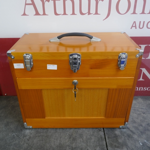 Lot 5047      
