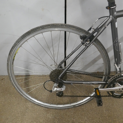 5067 - A specialised Sirrus Sport aluminium framed road bike with Shimano gear set *This is an authority re... 