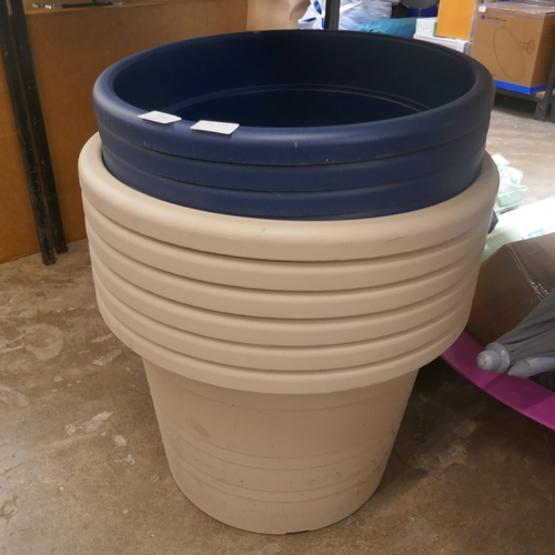 10 Tuff Wear tree planting pots including 4 large blue pots and 6 extra ...