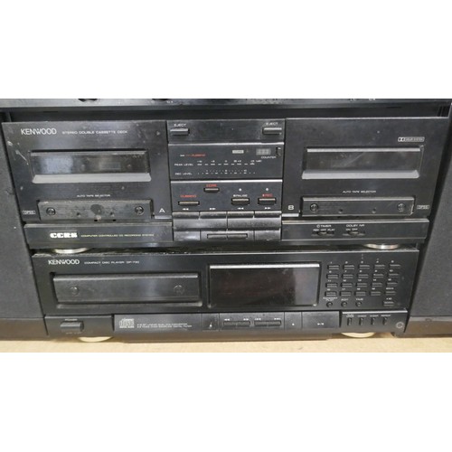 5022 - A quantity of Kenwood Hi-Fi including P-43 automatic turntable, T-92L tuner, AX-33, etc. **Failed PA... 