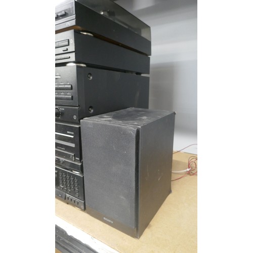 5022 - A quantity of Kenwood Hi-Fi including P-43 automatic turntable, T-92L tuner, AX-33, etc. **Failed PA... 