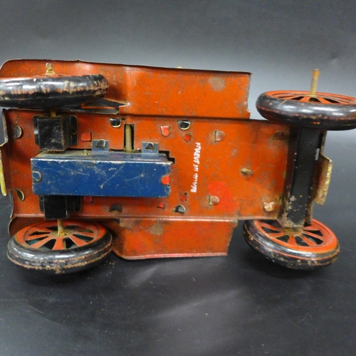 2045 - A c1940s Japan made tin-plate toy vehicle