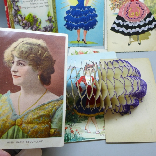 2055 - A collection of vintage postcards, including 'The Real Fan' mechanical postcard, four other mechanic... 