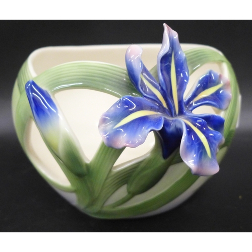 2061 - A Franz porcelain bowl, diameter 17cm