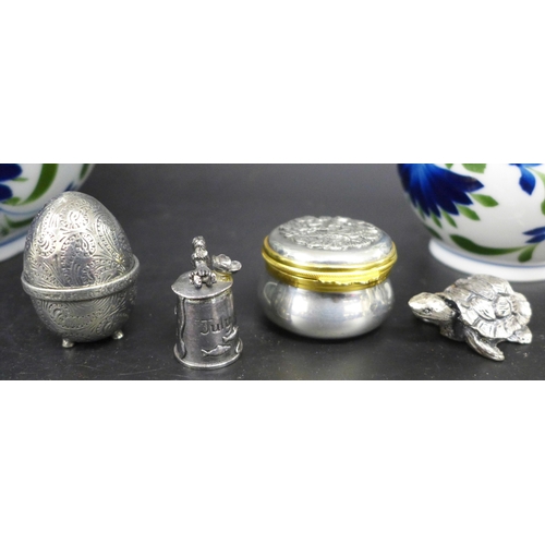 2072 - Two hand painted vases, a Royal Selangor Pewter trinket pot and three other small trinkets