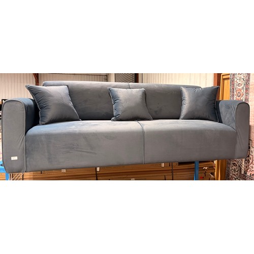 Lot 3015      