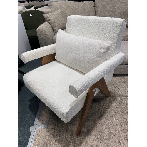 Lot 3076      