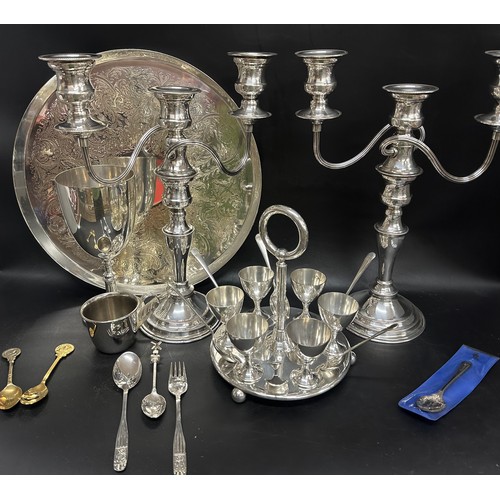 2268 - A collection of silver plate to include candelabra, goblet, egg cup set, tray, etc.