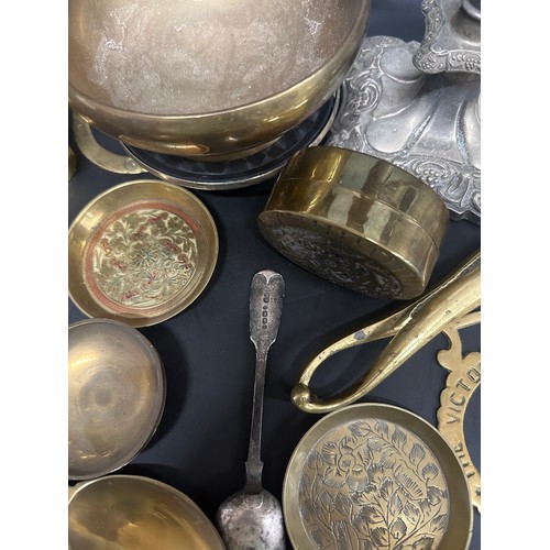2271 - A collection of metalware; brass and silver plate including a silver teaspoon, candelabra, horse bra... 