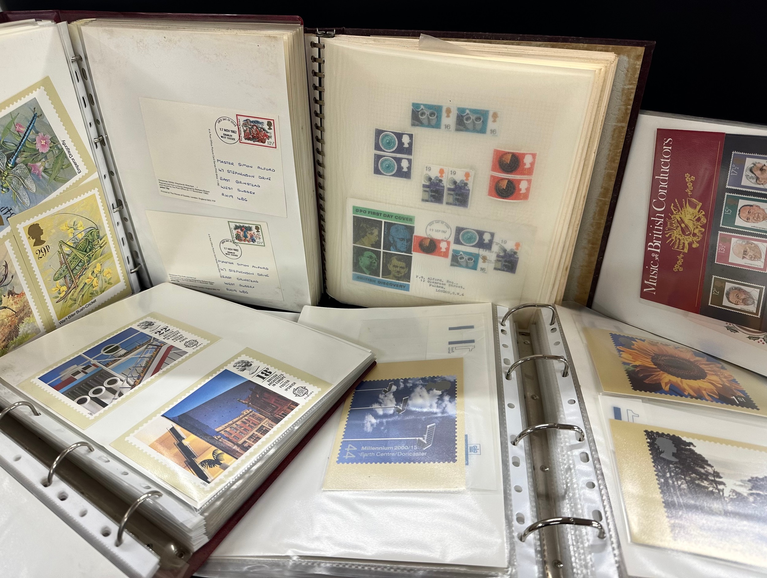 Stamps; a very large extensive collection, hundreds of stamp first day ...