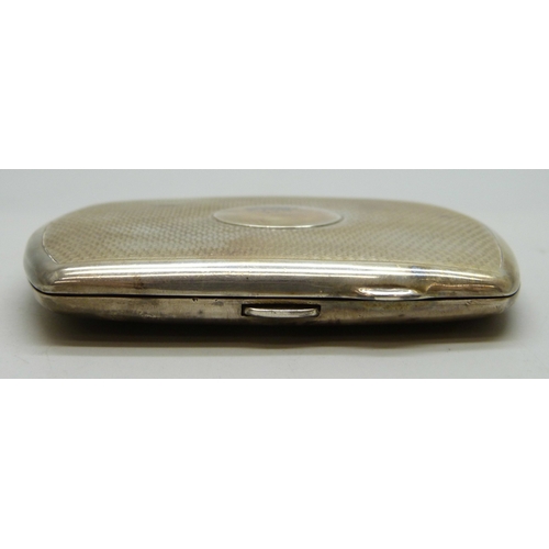7009 - A George V silver cigarette case with engine turned design, Birmingham, 1919, 88g