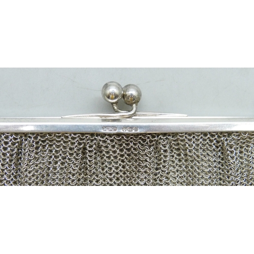 7018 - A silver chainmail purse, silver import marks, 244g, 16 x 16cm