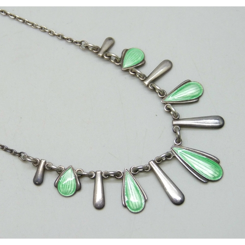 Lot 7056      