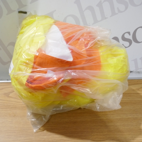 6146 - A box of craft items and accessories, (SP516661989-25) *This lot is subject to VAT