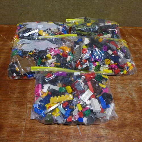 6180 - A box of building bricks (SP516584440-6) *This lot is subject to VAT