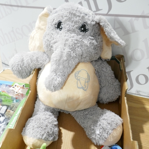 6153 - A box of soft toys and hand puppets (SP516661989-15) *This lot is subject to VAT
