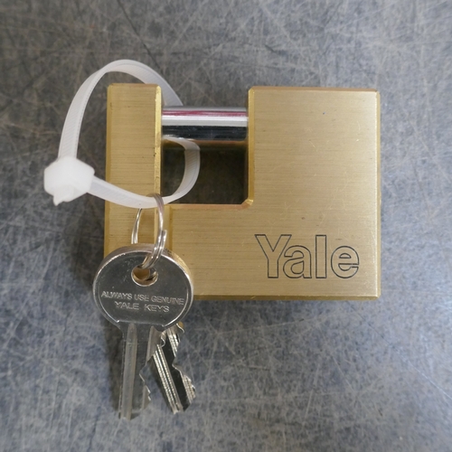 5002 - A box of 6 padlocks - with keys, various styles and sizes