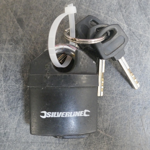 5002 - A box of 6 padlocks - with keys, various styles and sizes